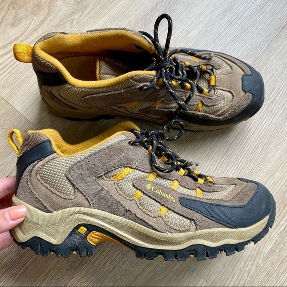 Columbia Other - Columbia Boorad Brown Omni-Grip Hiking Shoes - Unisex, Size 5 Men's/7 Women's